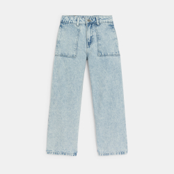 جينز واسع باللون الأزرق...